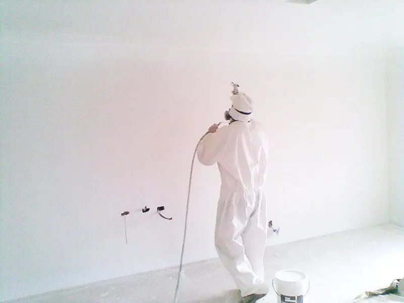 Plafonds en wanden spuiten